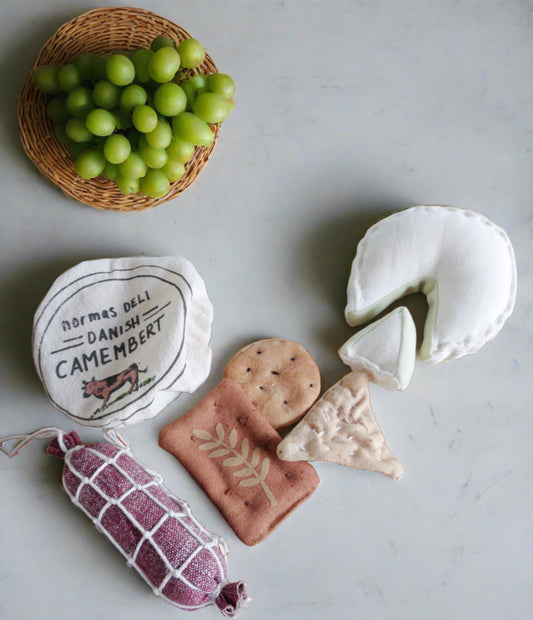 Salami, Camembert & Sesame crackers Play set 5 piece