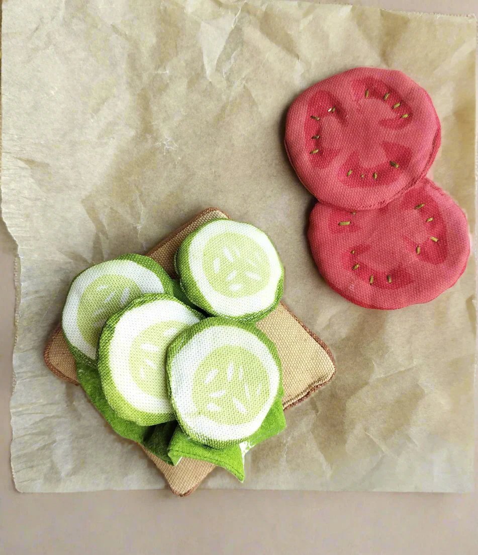 Play Food Tomato , Cucumber , Toast