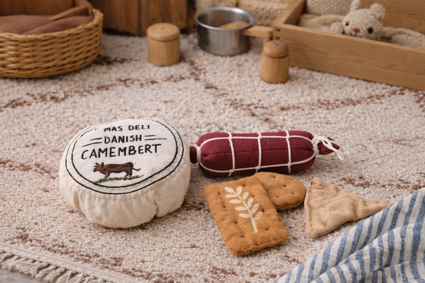 Salami, Camembert & Sesame crackers Play set 5 piece