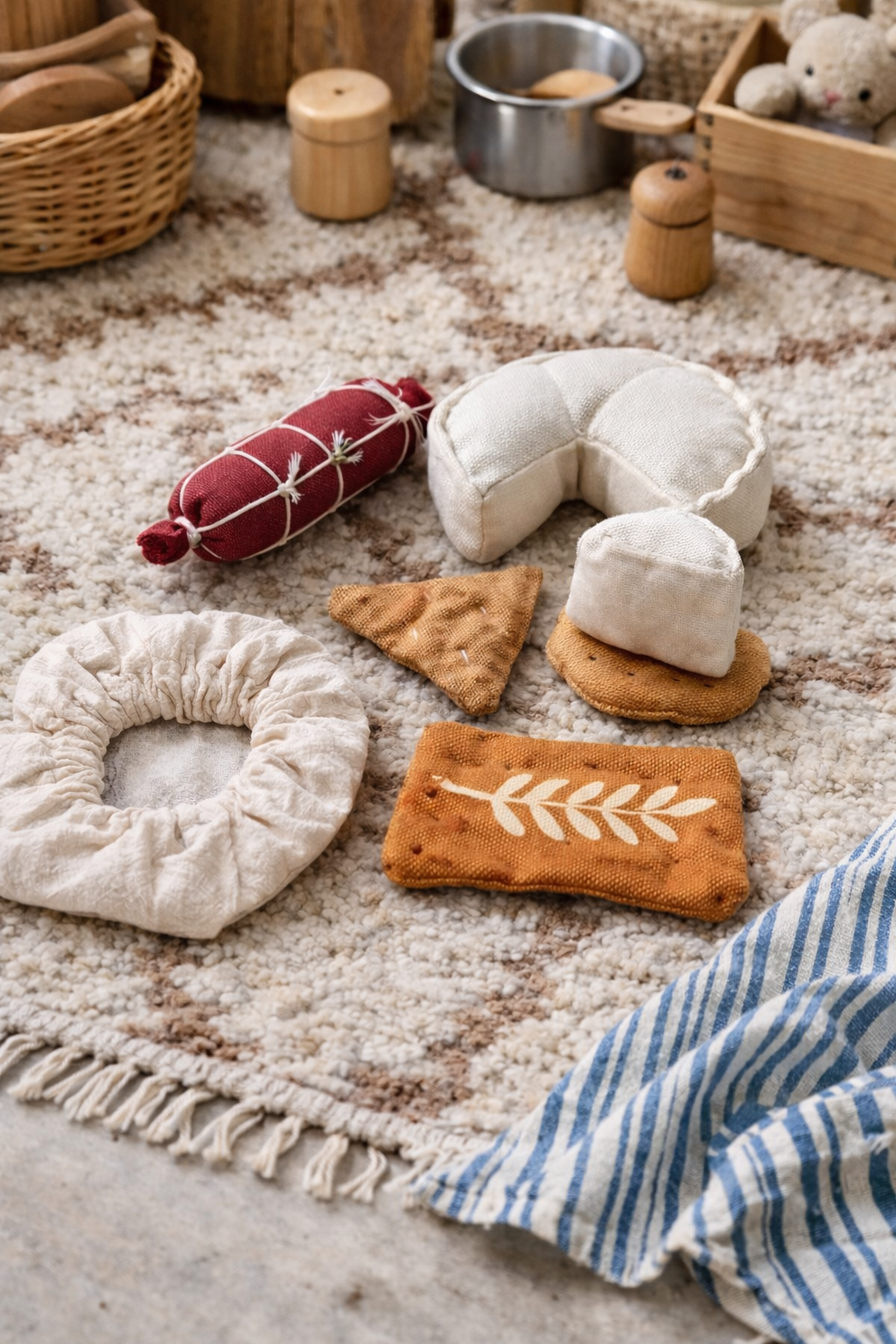 Salami, Camembert & Sesame crackers Play set  5 piece