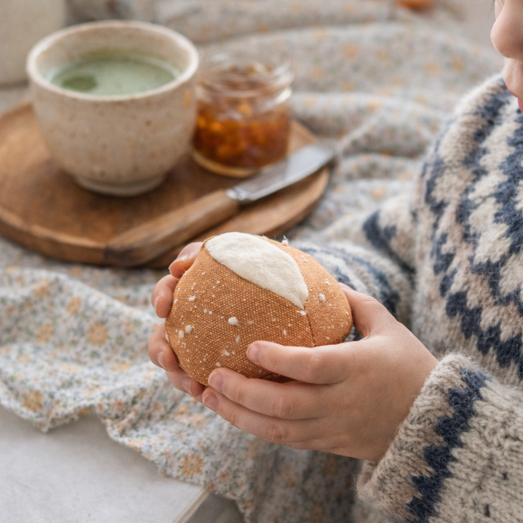 Crusty Bread Roll – (10 cm)