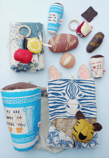 Cushion set -  New york greek coffee cup & Pretzel